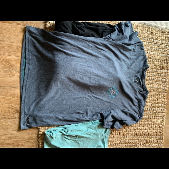 Men’s top bundle 👕 - Picture 4 of 9